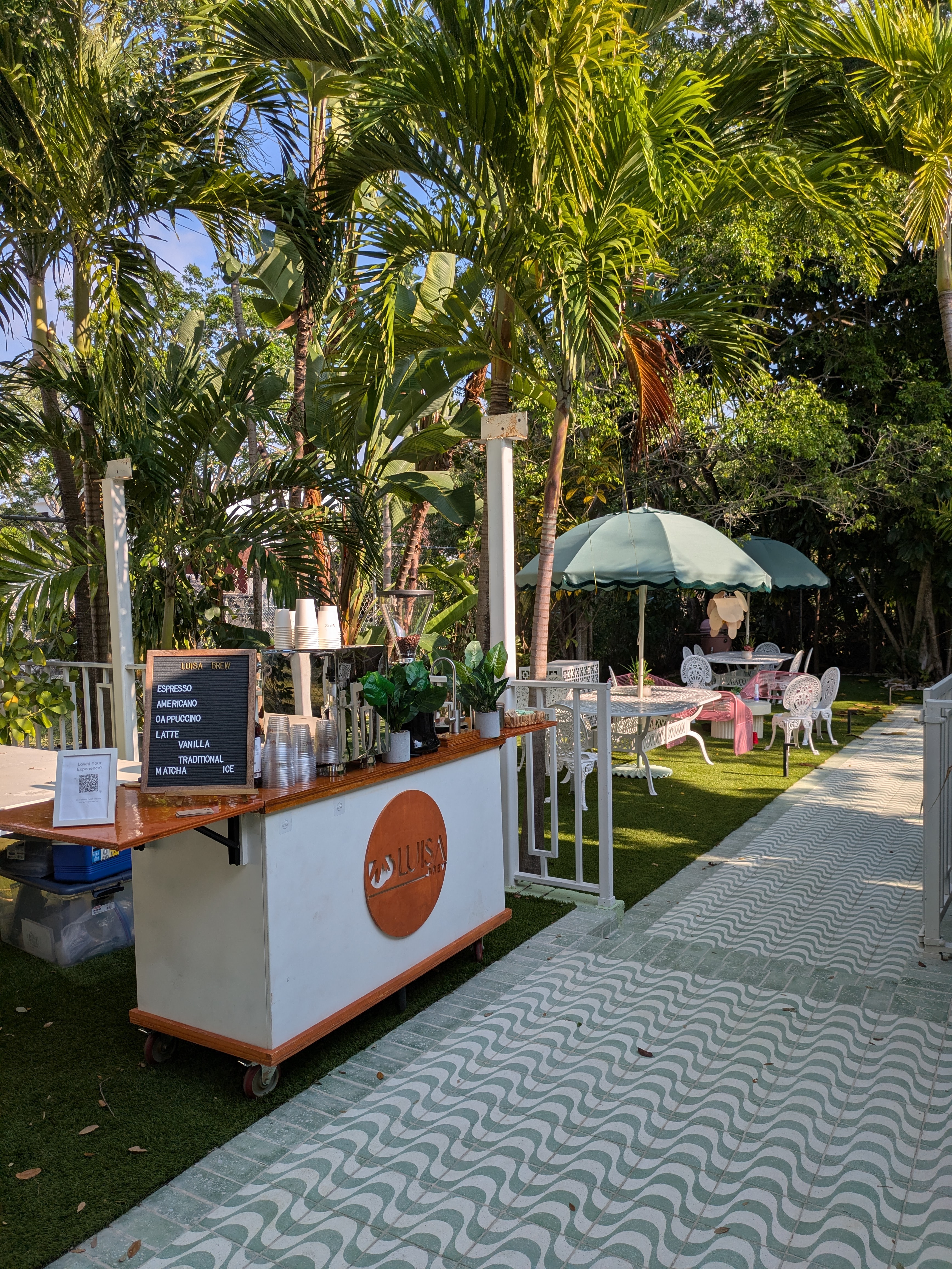 Turnkey mobile coffee cart rental with professional espresso machine in Miami