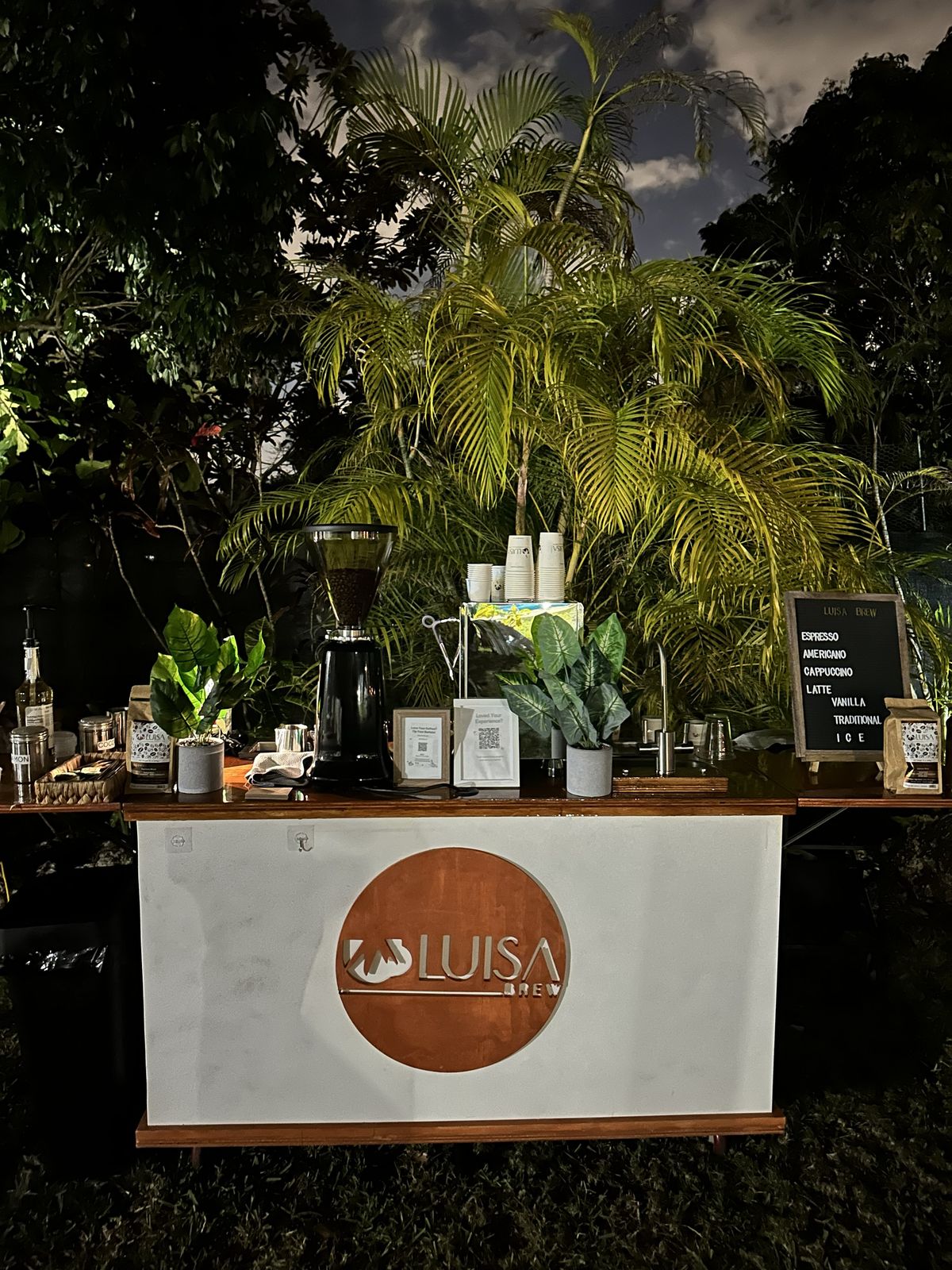 Artisan wedding coffee cart at an outdoor reception in Miami